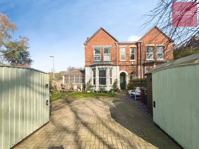 Photo 2 — Abbey Park Road, Grimsby, DN32