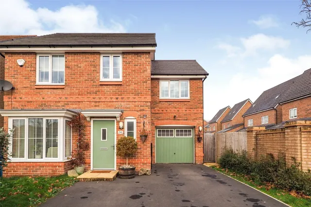 Thorne Crescent, Worsley, Manchester, Greater Manchester, M28, photo 1