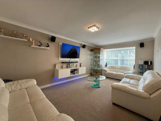 Sycamore Grove, Bracebridge Heath, LN4, photo 2