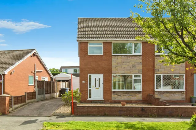 Collingwood Road, Chorley, PR7, photo 1