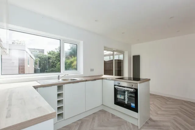 Collingwood Road, Chorley, PR7, photo 2