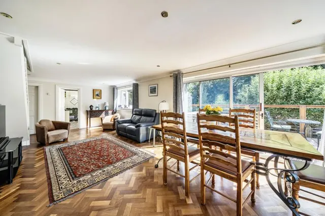 Ray Park Road, Maidenhead, SL6, photo 2