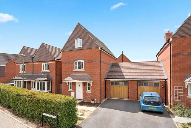Whittington Crescent, Wantage, OX12, photo 3
