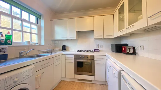 Ray Park Avenue, Maidenhead, SL6, photo 2