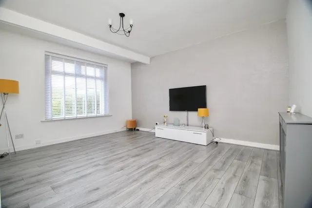 Photo 2 — Oatfield Street, Glasgow, G21 4LE