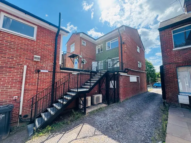 Hursley Road, Chandler's Ford, SO53 2FS, photo 1