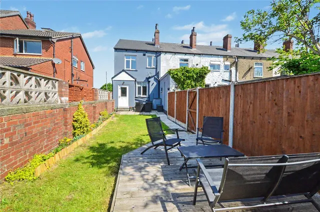 Wood Lane, Rothwell, LS26, photo 1