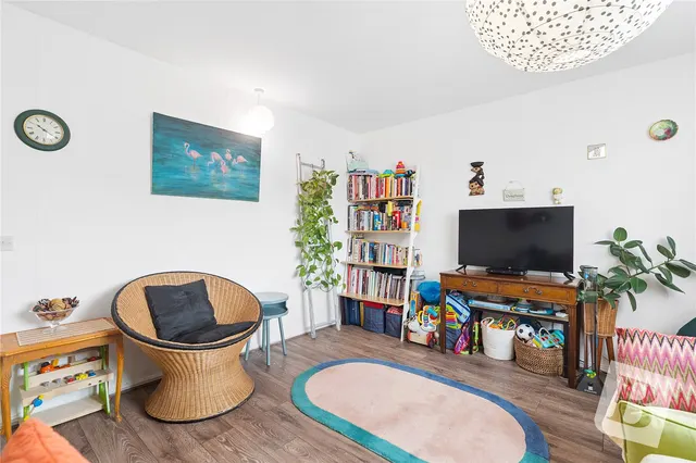 Photo 3 — Madeleine Close, Chadwell Heath, RM6