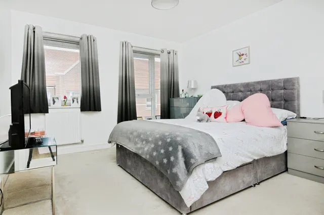 Henry Shuttlewood Drive, Chelmsford Garden, CM1, photo 3