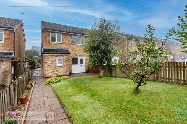 Banks Grove, Golcar, HD7, photo 1