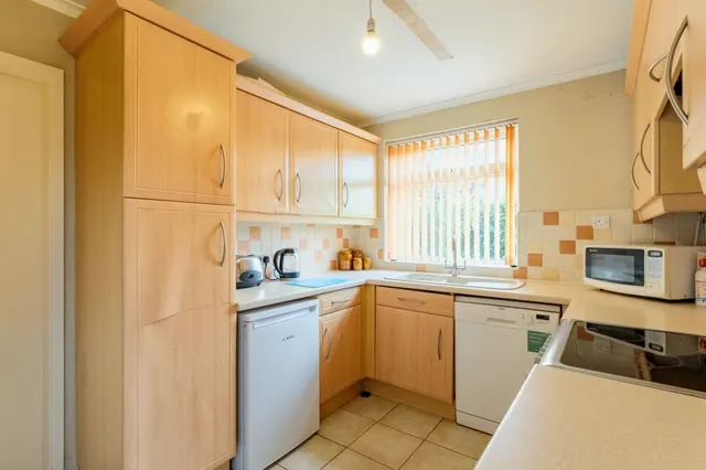Cromwell Drive, East Leake, LE12, photo 3