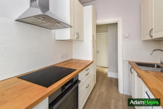 Holden Road, Woodside Park, N12, photo 2
