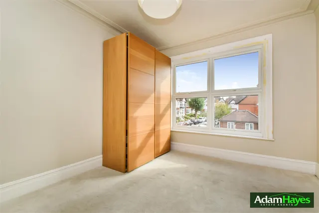 Holden Road, Woodside Park, N12, photo 3