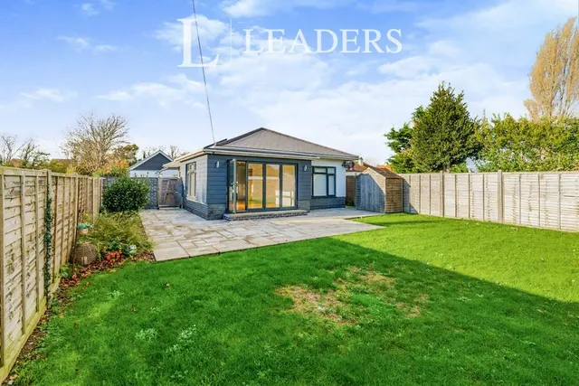 Summerhill Drive, Bognor Regis, PO22, photo 1