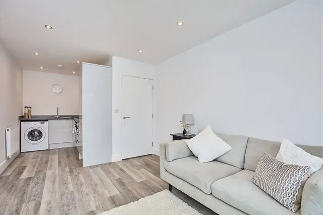 Photo 2 — Hillmorton Road, Hillmorton, Rugby, CV22 5EZ