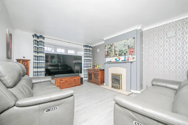 Pembroke Gardens, Holland-On-Sea, Clacton-On-Sea, photo 1