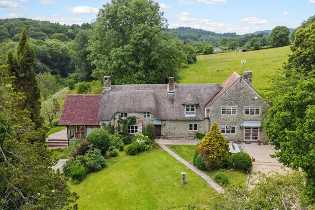 Zeals Row, Warminster, BA12, photo 1