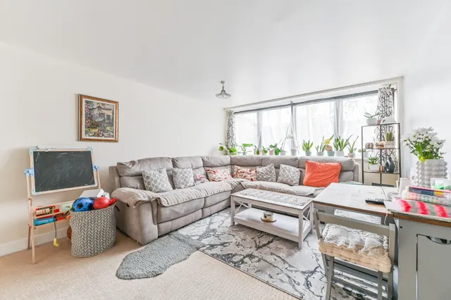 Photo 2 — Flat 6, Liberty Point, 1a Blackhorse Lane, Croydon
