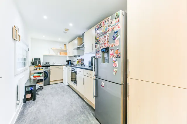 Photo 3 — Flat 6, Liberty Point, 1a Blackhorse Lane, Croydon