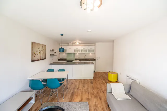 Photo 3 — Flat 26 Arc Court, 1 Friern Barnet Road, London