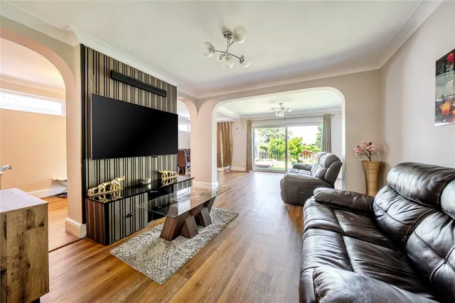 Photo 2 — Woodland Way, West Wickham, BR4