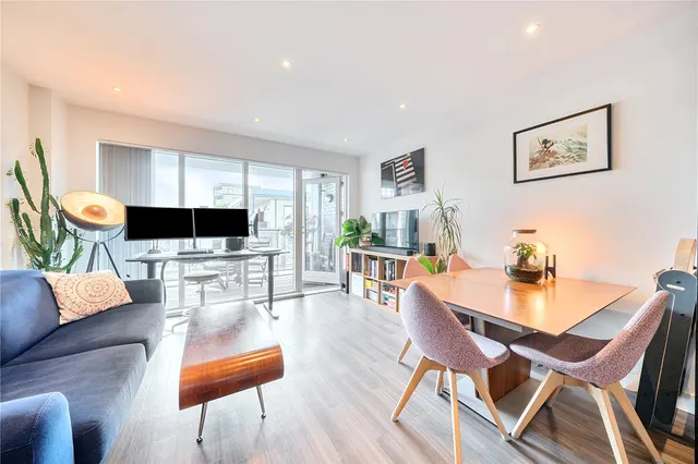 Spa Road, London, SE16, photo 1