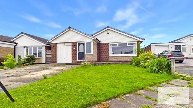 Adlington Close, Bury, Lancashire, BL8 2HS, photo 1