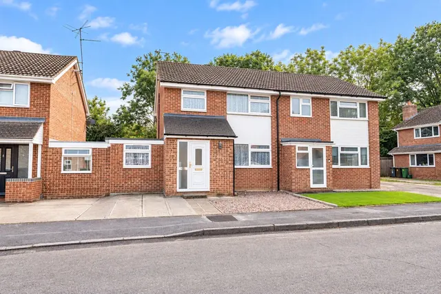 Tomlins Close, Tadley, RG26, photo 3