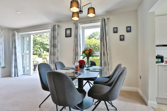 Royal Close, Christchurch, BH23, photo 3