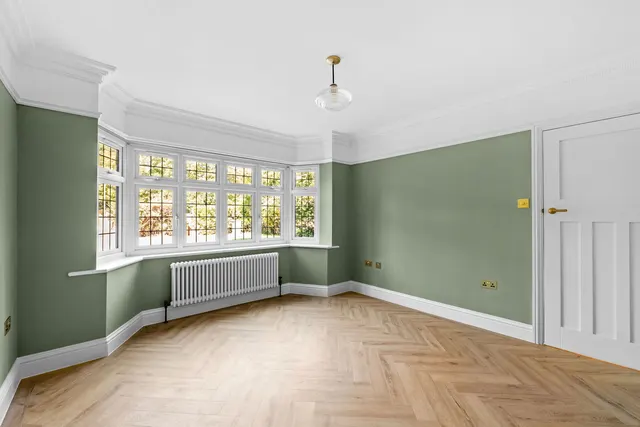 Longdown Lane South, Epsom, KT17, photo 3