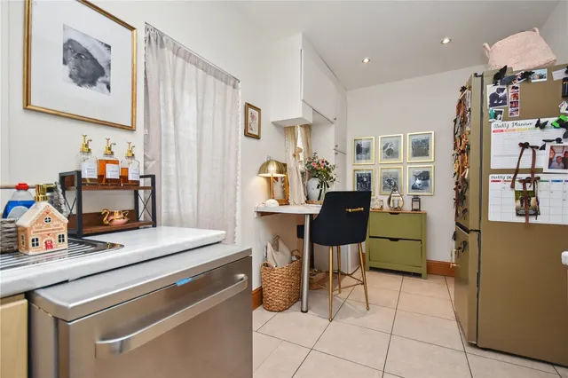 The Crescent, Micklefield, LS25, photo 3