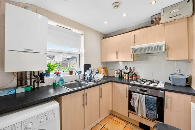 Tooting Bec Road, London, SW17, photo 3