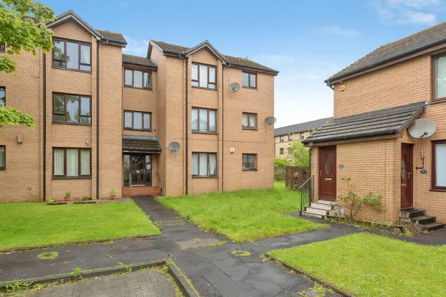 Culrain Gardens, Glasgow, photo 1