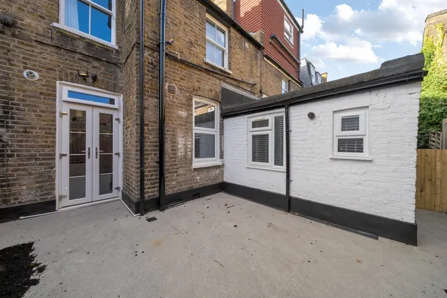 Abdale Road, London, W12, photo 3