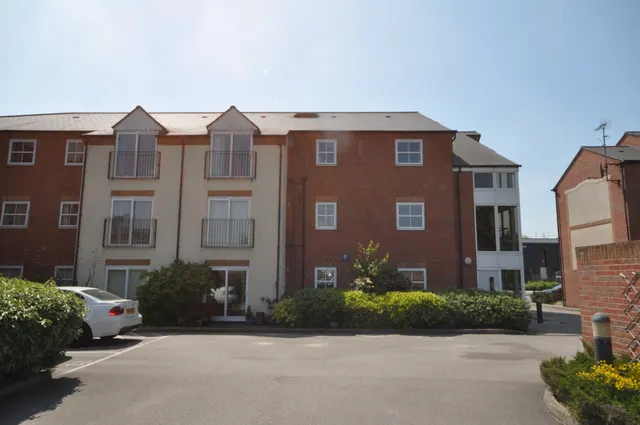 Finings Court, Burton-on-Trent, DE14, photo 1