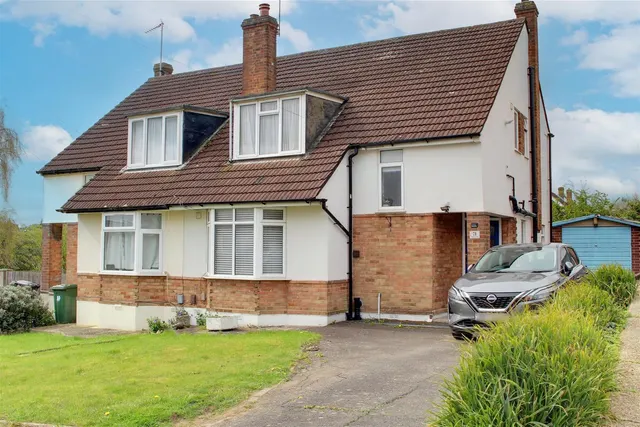 Tempest Avenue, Potters Bar EN6 5JZ, photo 1