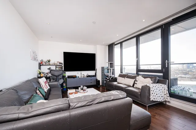 Photo 2 — 1504 Grand Regent Tower, 2 Cadmium Square, London