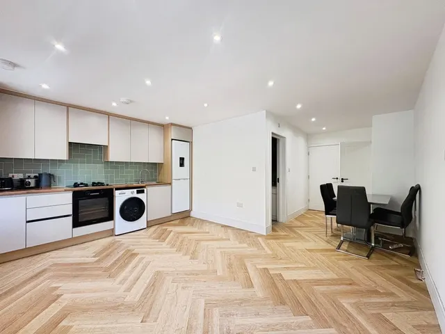London Road, Camberley, GU15, photo 1
