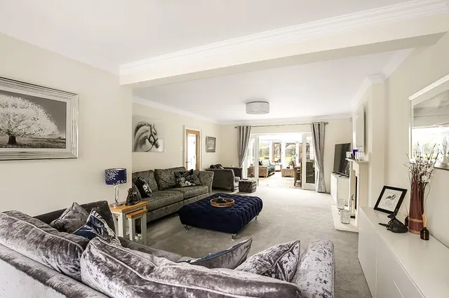Photo 3 — Whiteparish, Salisbury, Wiltshire, SP5 2SJ