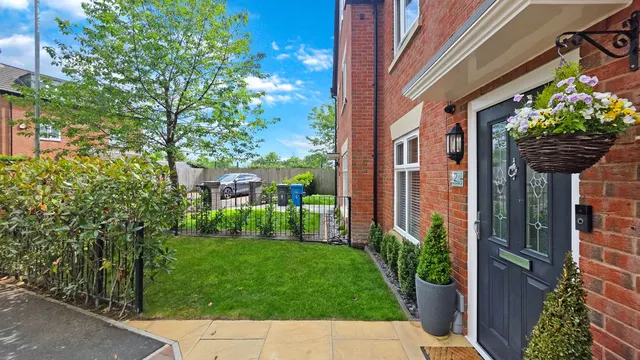 Juniper Gardens, Boothstown, M28, photo 2