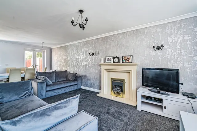 Photo 3 — Wadham Close, Rowley Regis