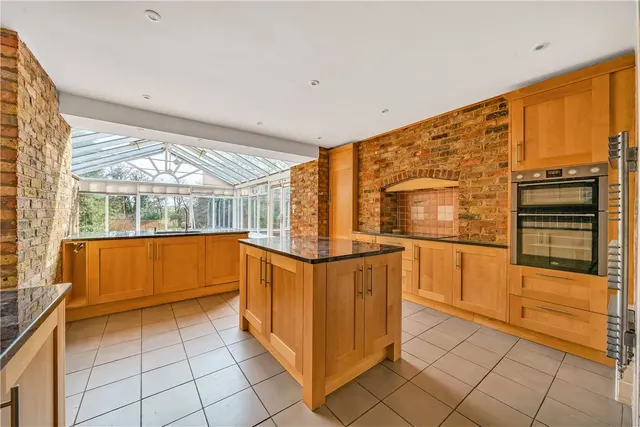 Bacombe Lane, Wendover, HP22, photo 2