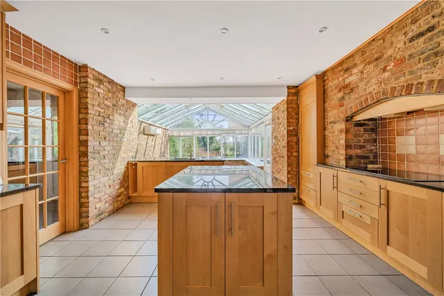 Bacombe Lane, Wendover, HP22, photo 3