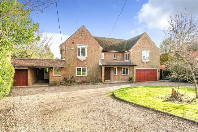 Bacombe Lane, Wendover, HP22, photo 1