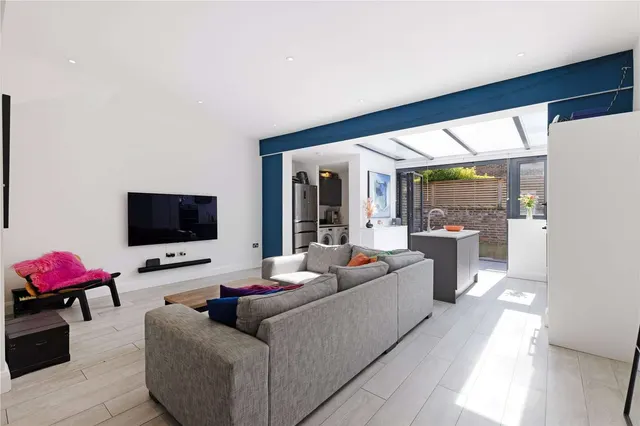 Photo 3 — Colehill Lane, London, SW6 5EF