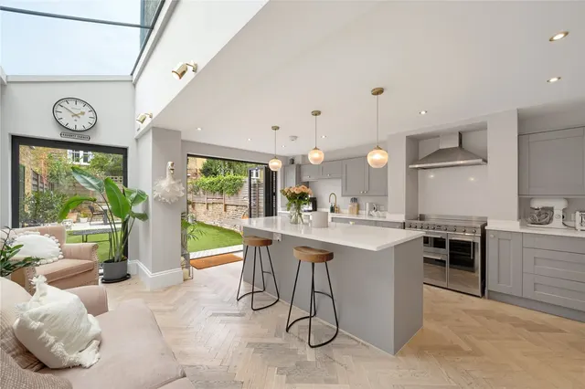 Grandison Road, London, SW11, photo 1