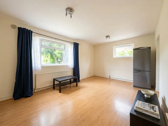 Mulgrave Road, Belmont, SM2, photo 2