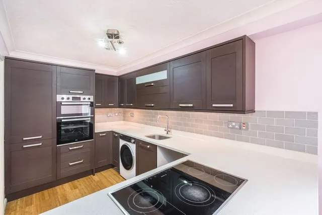 Queens Road, Weybridge, KT13, photo 3