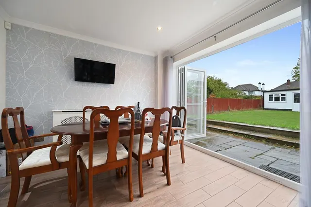 Bec Close, Ruislip, HA4, photo 3