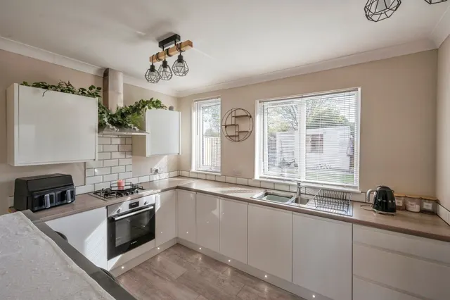 Photo 3 — Ash Tree Road, Thorne, Doncaster
